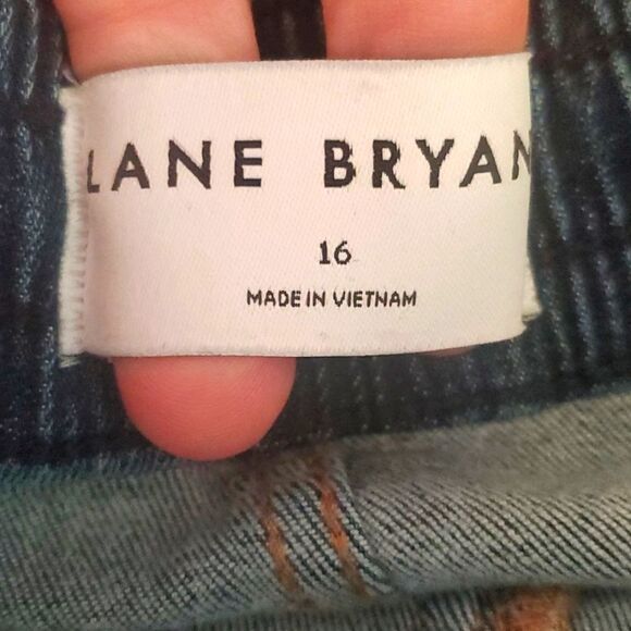 LANE BRYANT Pull-On High-Rise Cozy Wide Leg Jean - Medium Wash Size 16 - Picture 7 of 9